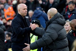 利物浦主帅逆境中仍笑对困境 不满关键判罚质疑公正性